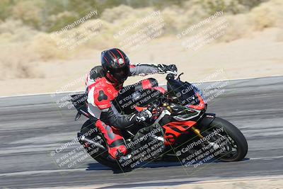 media/Dec-01-2025-Moto Forza (Mon) [[2daa91e15f]]/2-Intermediate Group/Session 4 Turn 9/